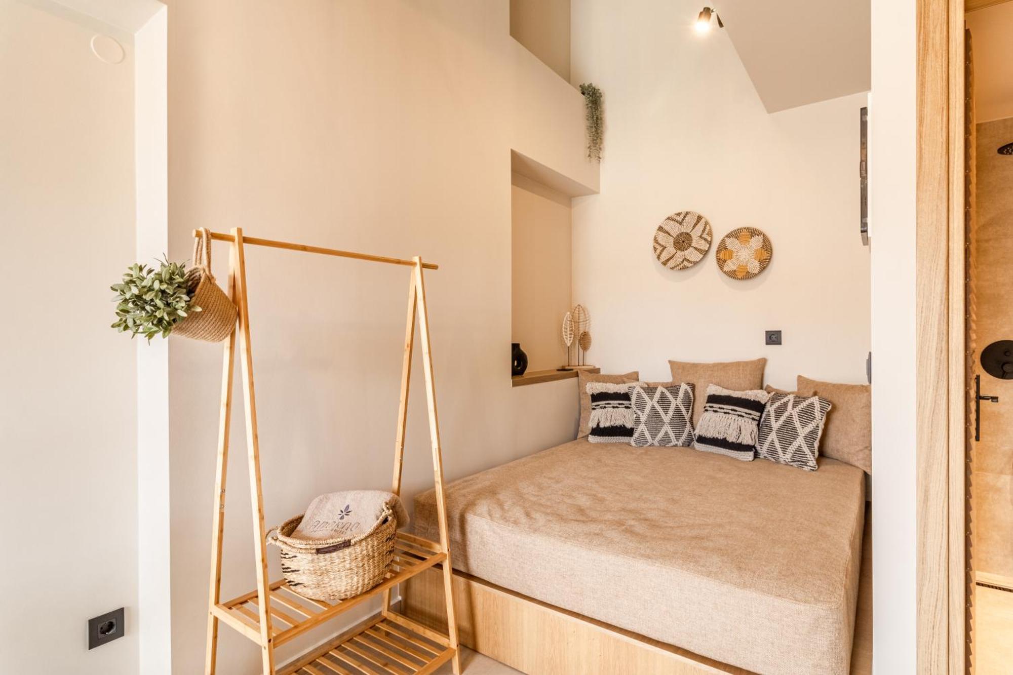 Adorno Private Suites Only Adults & Kids 12 Plus Vrasná المظهر الخارجي الصورة
