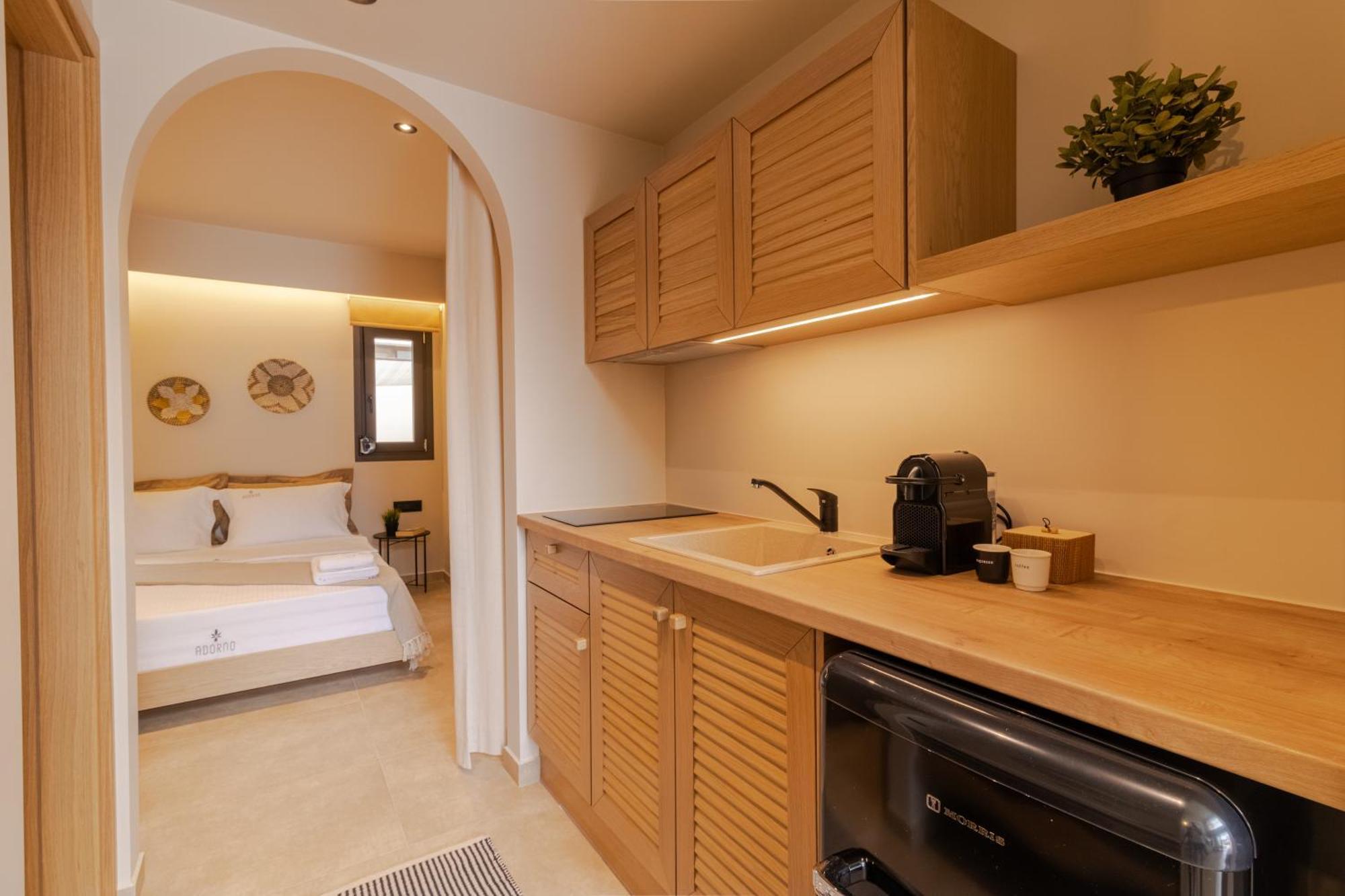 Adorno Private Suites Only Adults & Kids 12 Plus Vrasná المظهر الخارجي الصورة