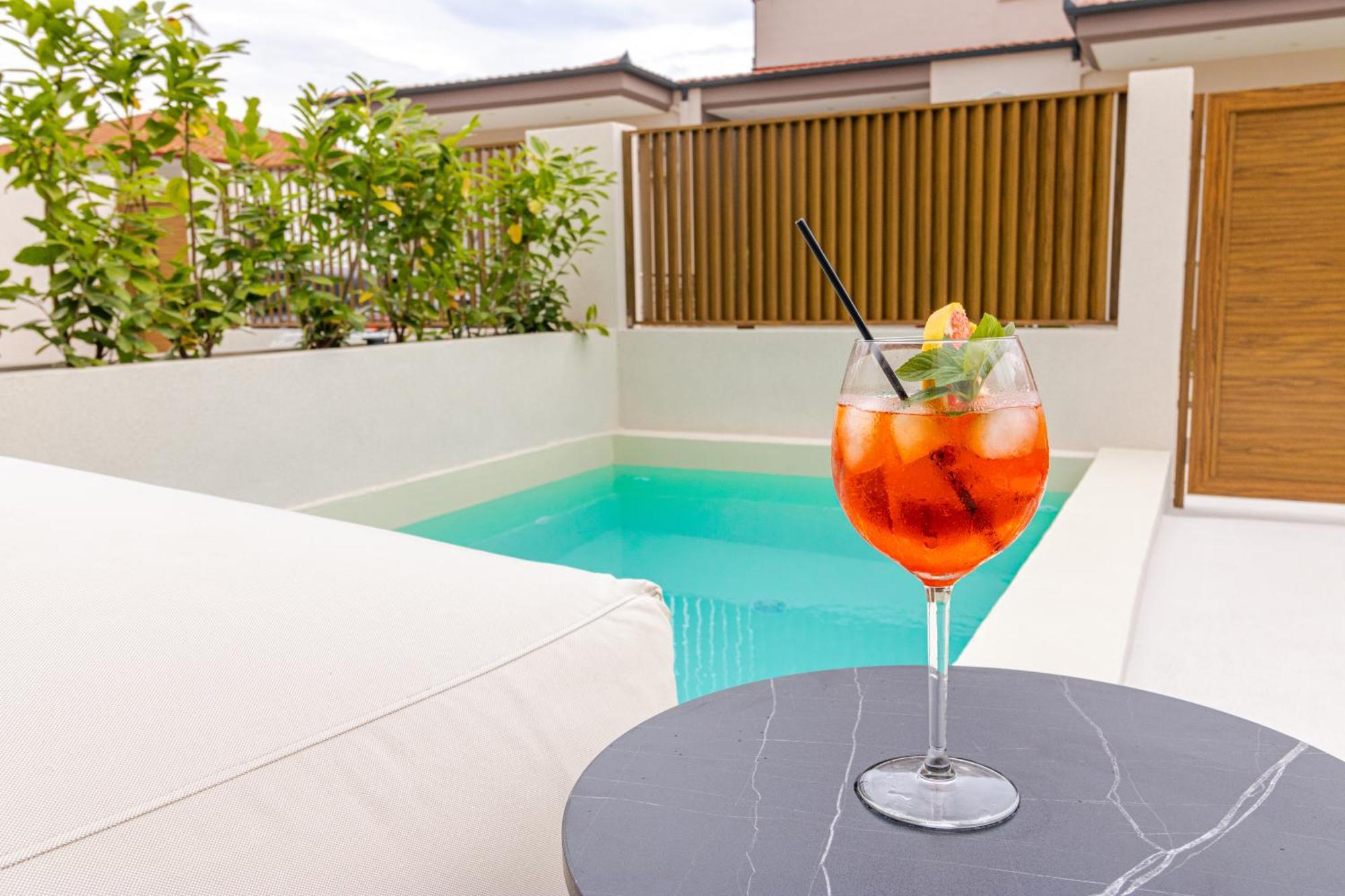 Adorno Private Suites Only Adults & Kids 12 Plus Vrasná المظهر الخارجي الصورة