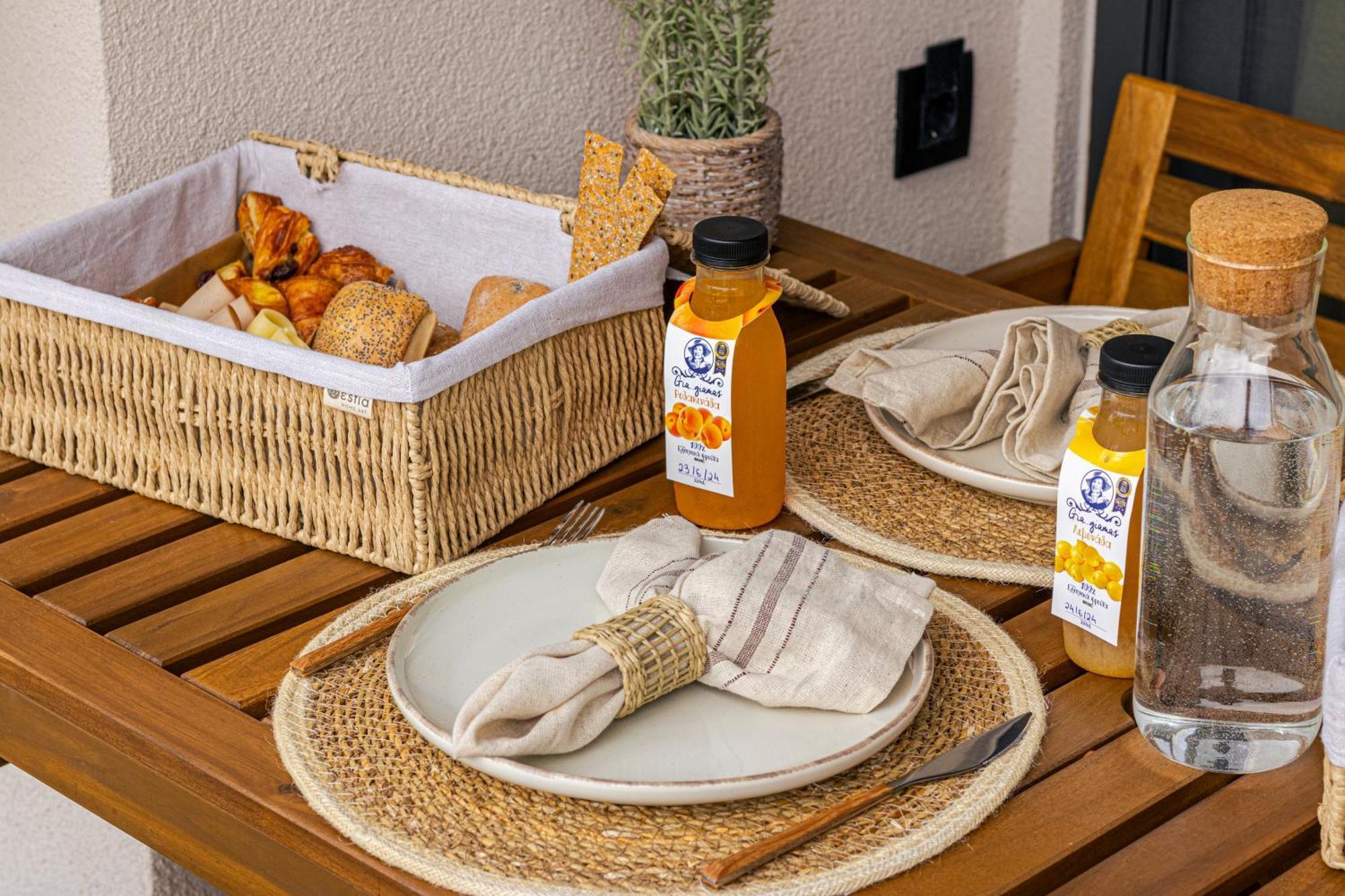 Adorno Private Suites Only Adults & Kids 12 Plus Vrasná المظهر الخارجي الصورة