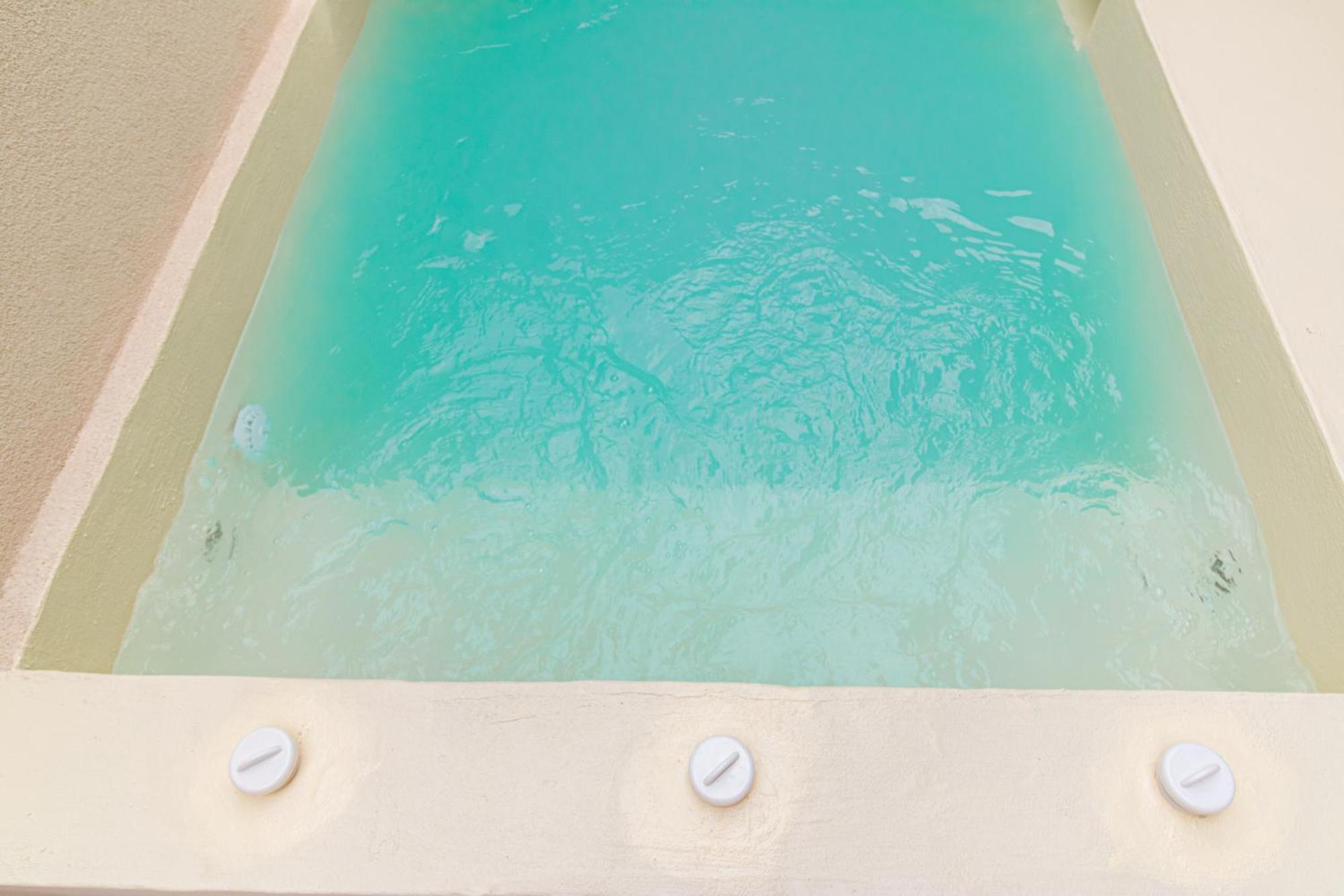 Adorno Private Suites Only Adults & Kids 12 Plus Vrasná المظهر الخارجي الصورة