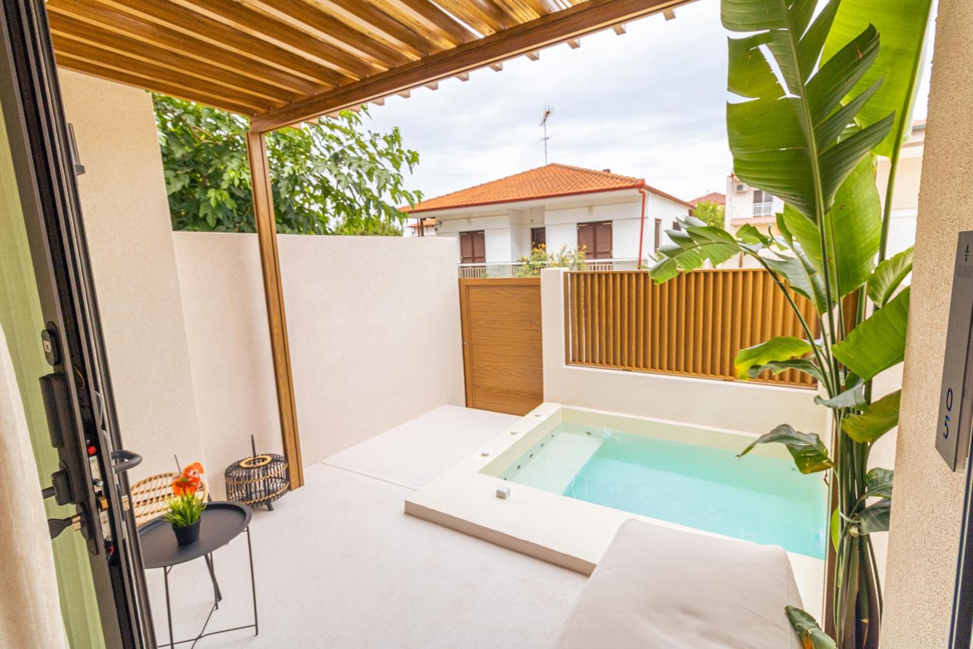 Adorno Private Suites Only Adults & Kids 12 Plus Vrasná المظهر الخارجي الصورة