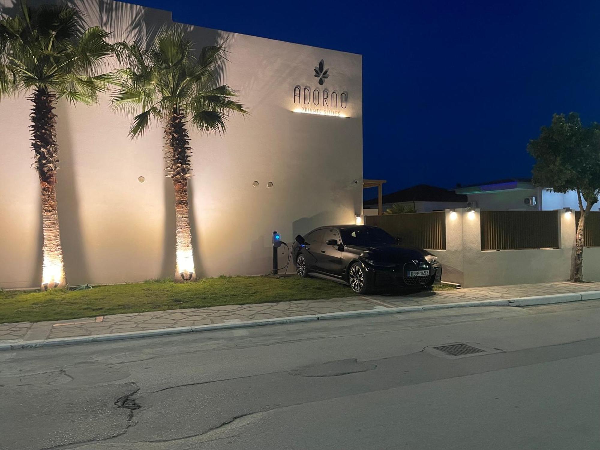 Adorno Private Suites Only Adults & Kids 12 Plus Vrasná المظهر الخارجي الصورة